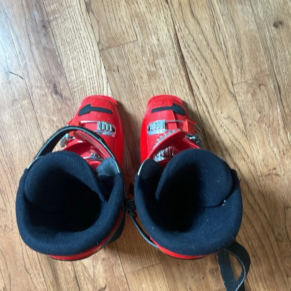 Solomon ski boots